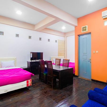 Tobana House Bintaro Otel Cakarta Dış mekan fotoğraf